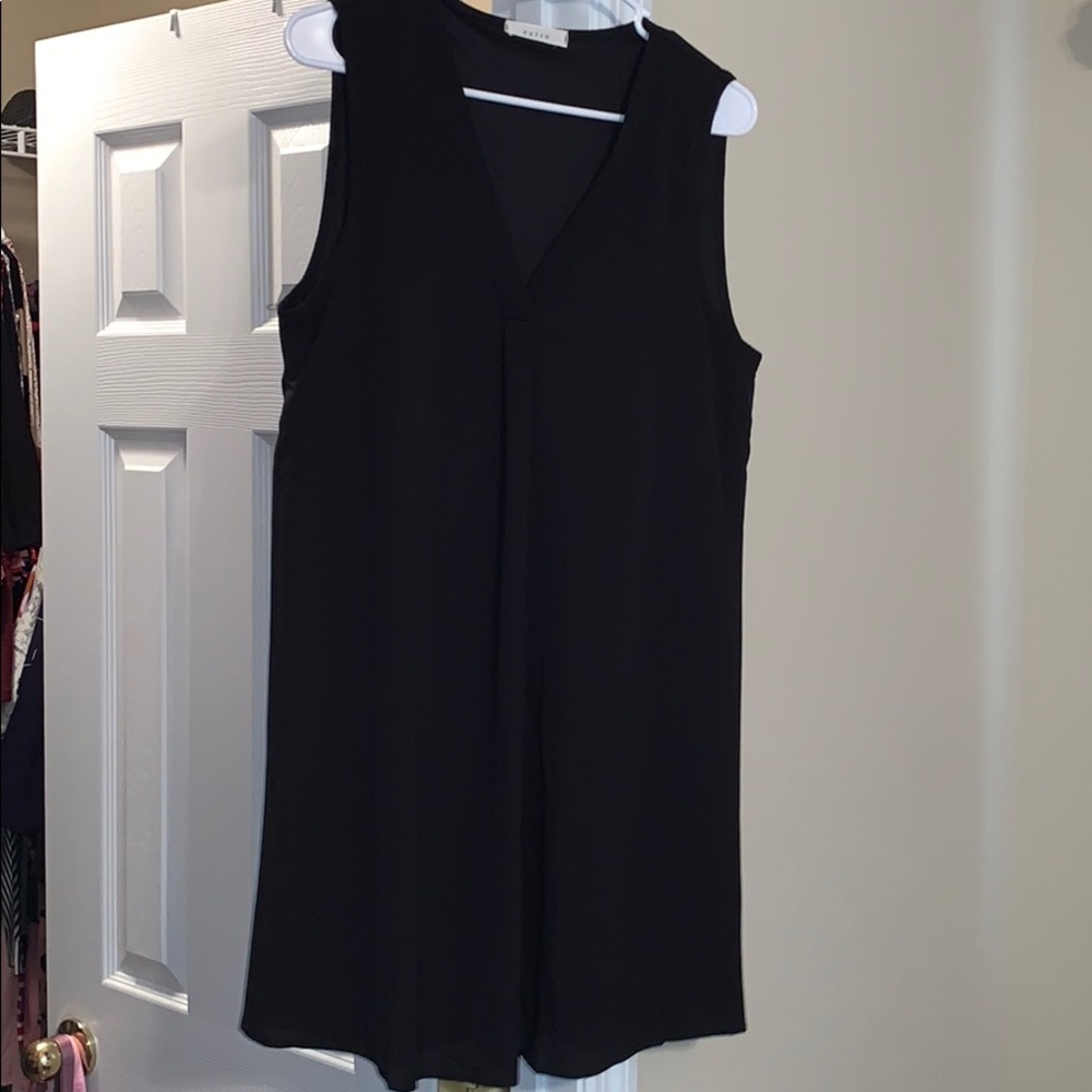 Black sleeveless v-neck dress